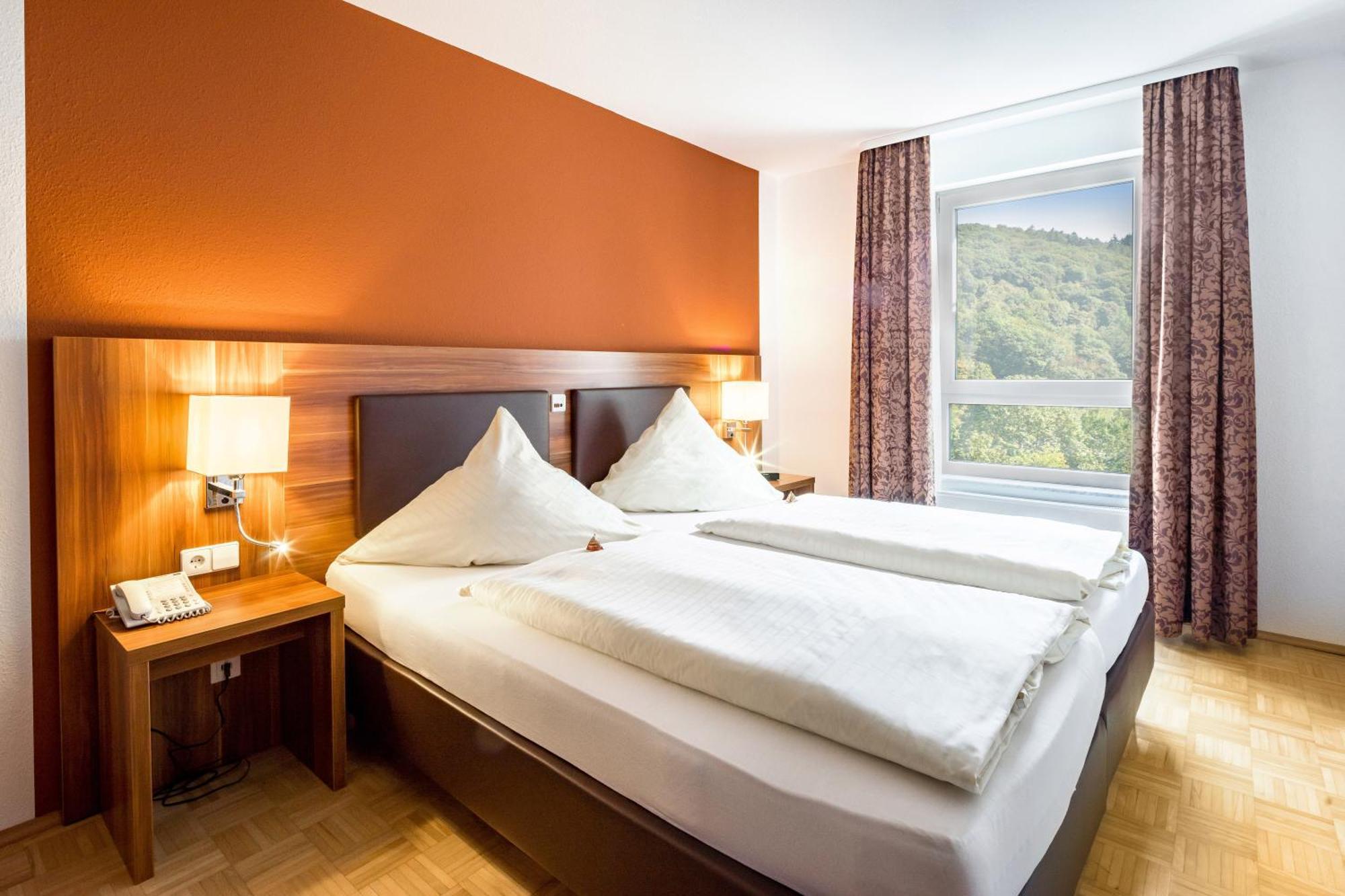 Hotel & Residenz Am Kurpark Schlangenbad Buitenkant foto