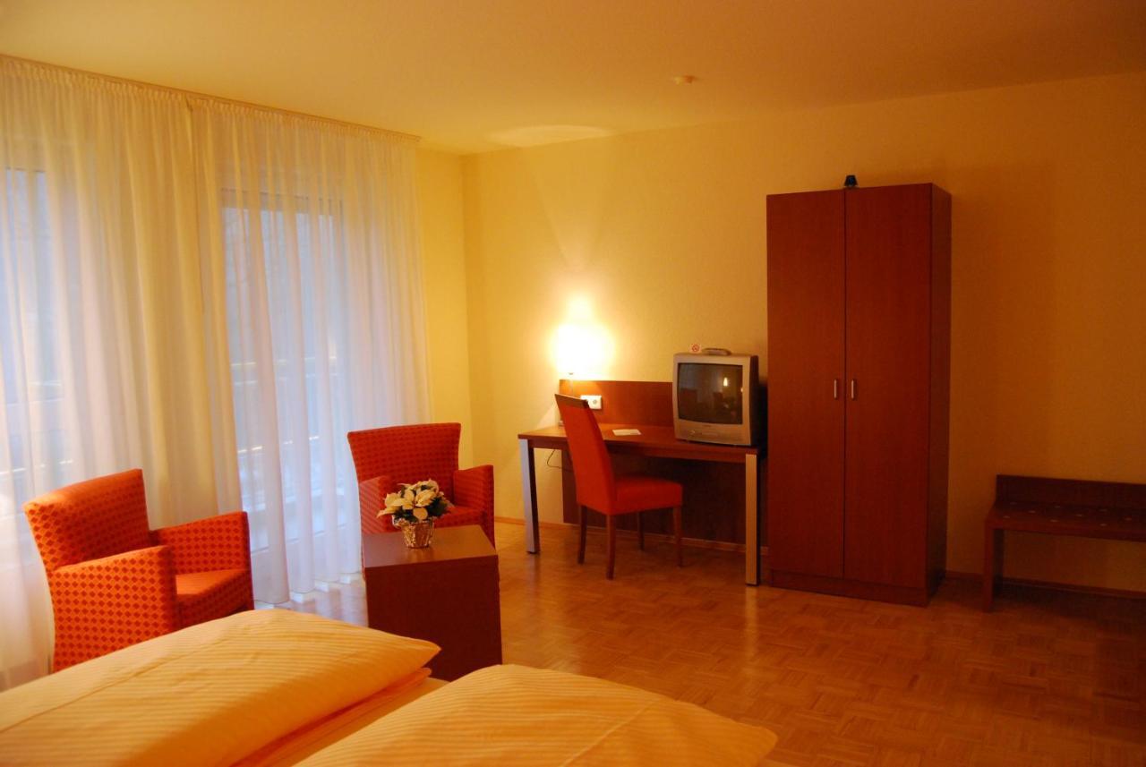 Hotel & Residenz Am Kurpark Schlangenbad Buitenkant foto