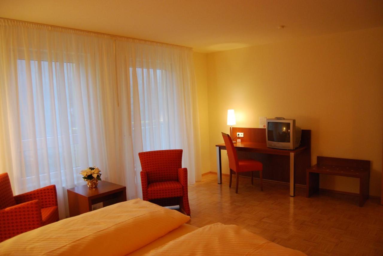 Hotel & Residenz Am Kurpark Schlangenbad Buitenkant foto